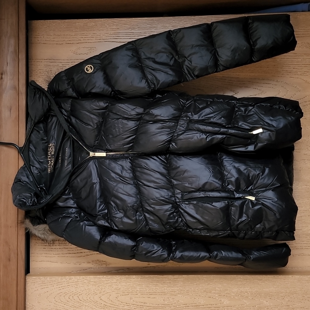 Michael Kors puffer jacket with fur rimmed hood. Size XS.